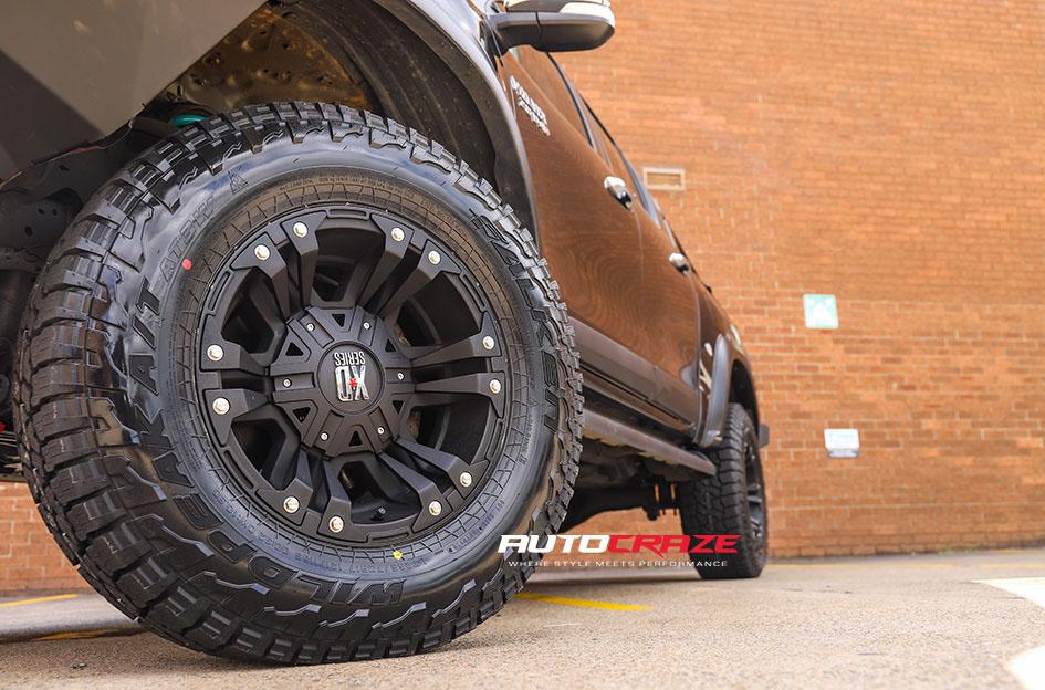 TOYOTA HILUX 4WD MONSTER XD MATTE BLACK